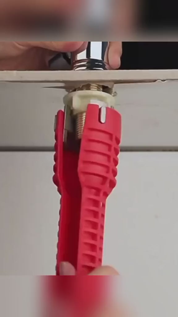LLAVE MULTIFUNCIONAL DE GRIFO